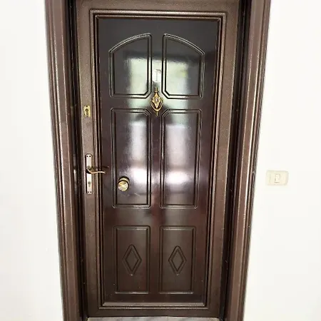 Cozy Appartamento Golem (Tirana)